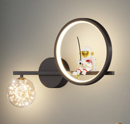 Pasillo de la habitación infantil con astronauta de dibujos animados y bola de cielo estrellado | Proyect369