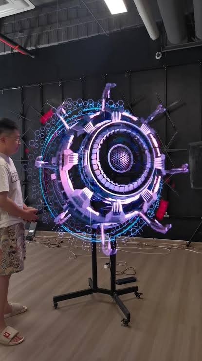 Holographic 3D Display Fan™
